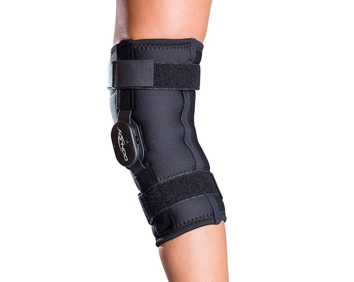 DonJoy Deluxe Hinged Knee Brace